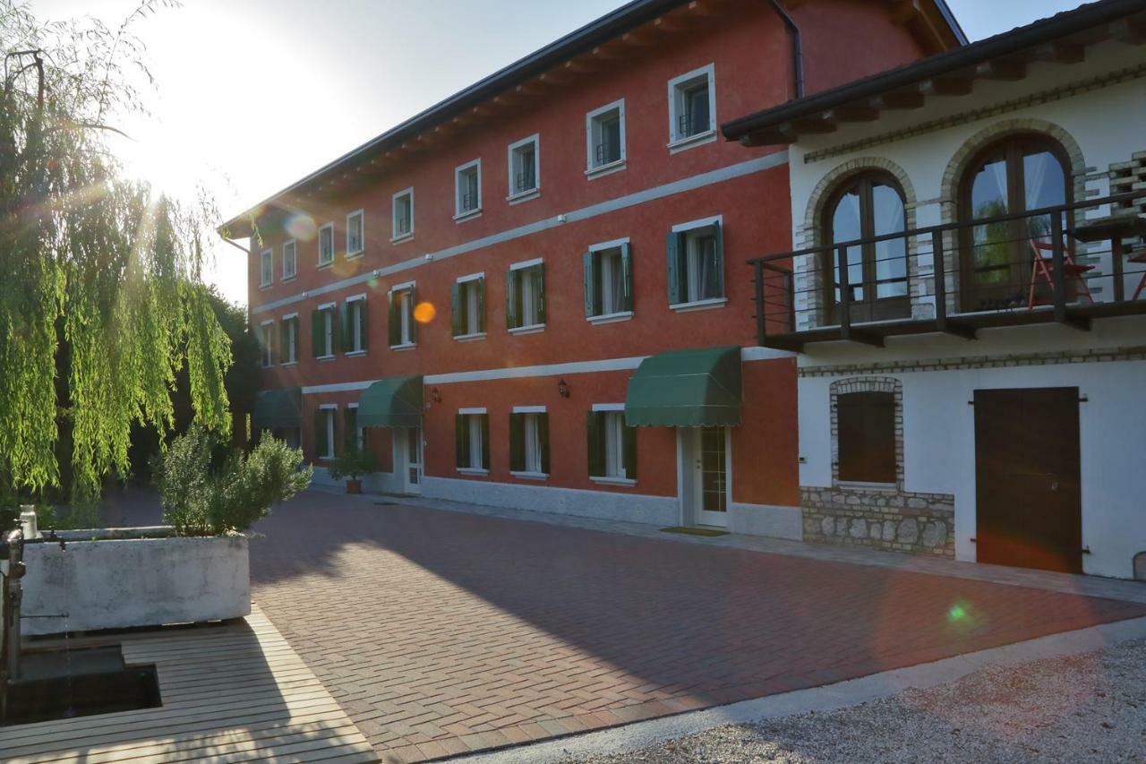 La Fonte Panzió Fontanafredda Kültér fotó